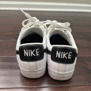 Nike Womens Blazer White Running Shoes Size 8.5